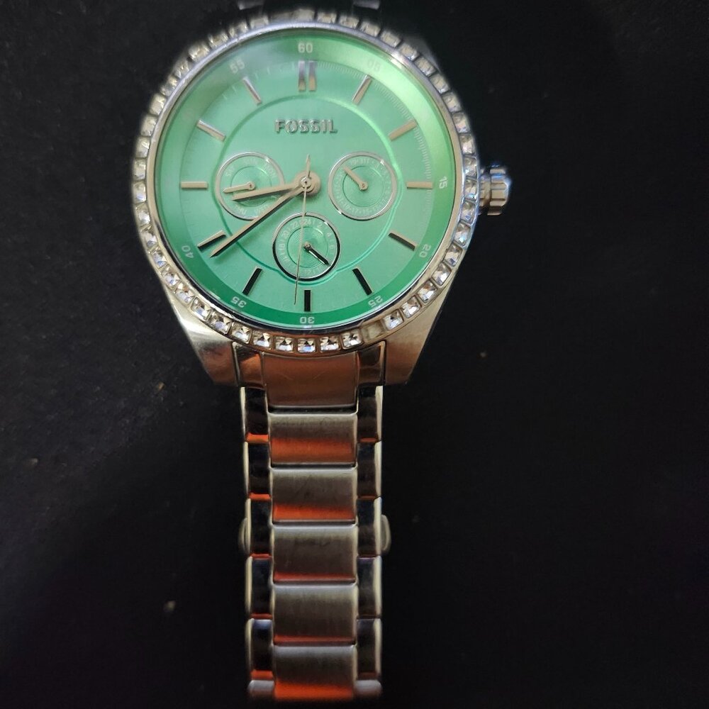 Fossil Men's Multifunctional watch blue dial and silver colorway